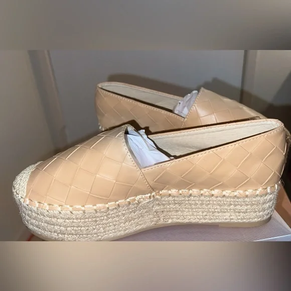 Forever Wedge Women's Round Toe Heels - Picture 1 of 7